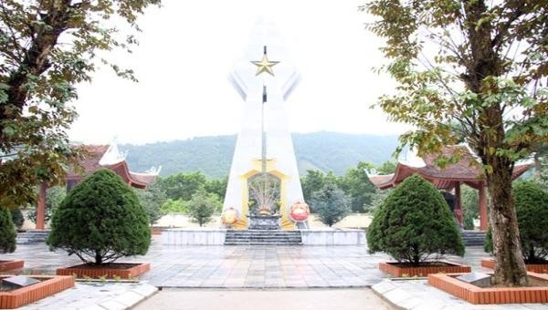 Đài tưởng niệm các anh hùng liệt sỹ Pò Hèn. (Nguồn: Mongcai.gov.vn)