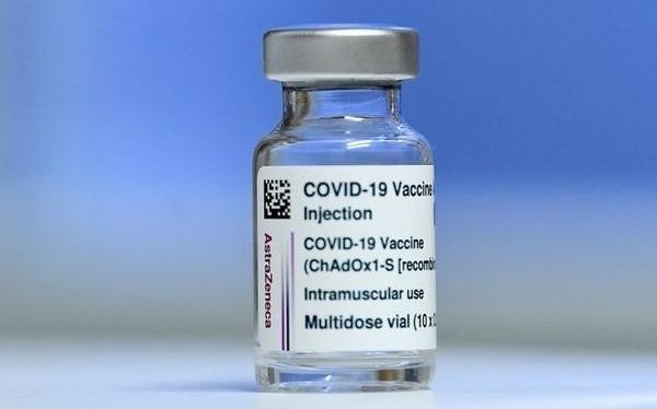 WHO cấp phép sử dụng khẩn cấp đối với vắc-xin chống COVID-19 của AstraZeneca. Ảnh: Reuters