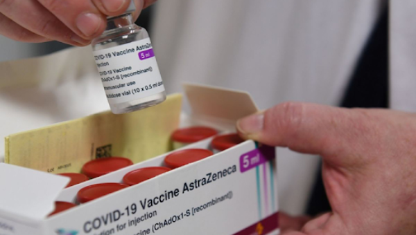 Bộ Y tế cho phép Công ty AstraZeneca Việt Nam nhập khẩu 204.000 liều vaccine để phục vụ nhu cầu khẩn cấp chống Covid-19. 