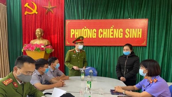 Công an đọc lệnh khởi tố, bắt giam Đàm Thị Huyền Trang.