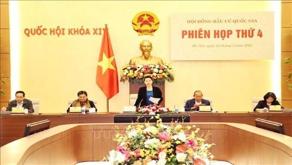 Chủ tịch Quốc hội Nguyễn Thị Kim Ngân, Chủ tịch Hội đồng bầu cử quốc gia chủ trì Phiên họp thứ 4 của Hội đồng. Ảnh: TTXVN