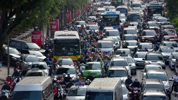 Mỗi năm cả nước tăng khoảng 500.000 xe ô tô nên ùn tắc giao thông ngày càng gia tăng. Ảnh minh hoạ: mt.gov.vn