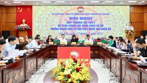 Ủy ban MTTQ Việt Nam TP Hà Nội tổ chức hội nghị Hiệp thương lần thứ hai, nhất trí danh sách sơ bộ 72 ứng cử viên Đại biểu Quốc hội khóa XV, ngày 17/3/2021. Ảnh: TTXVN
