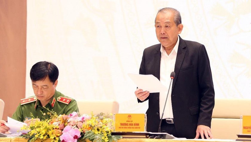 Phó Thủ tướng Trương Hòa Bình nêu rõ các nhiệm vụ trong thời gian tới để hoàn thành việc xây dựng Chính phủ điện tử. Ảnh: VGP