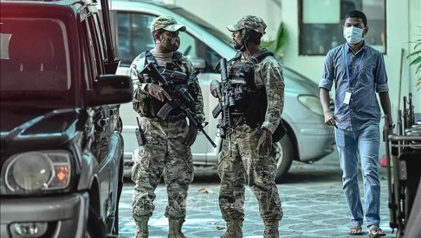 Cảnh sát tuần tra sau vụ đánh bom nhằm vào Chủ tịch Quốc hội tại Male, Maldives, ngày 9/5/2021. Ảnh: AFP