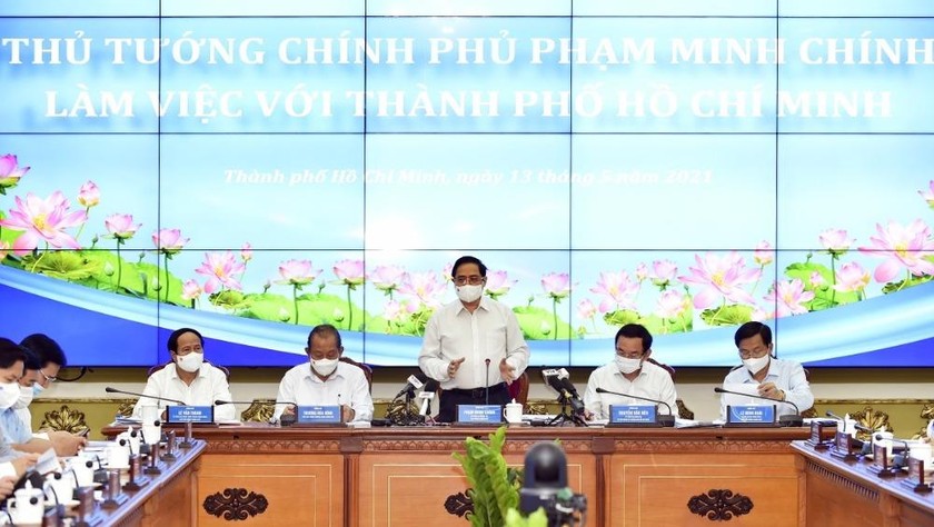 Thủ tướng Phạm Minh Chính phát biểu tại buổi làm việc với TP HCM. Ảnh: VGP/Nhật Bắc
