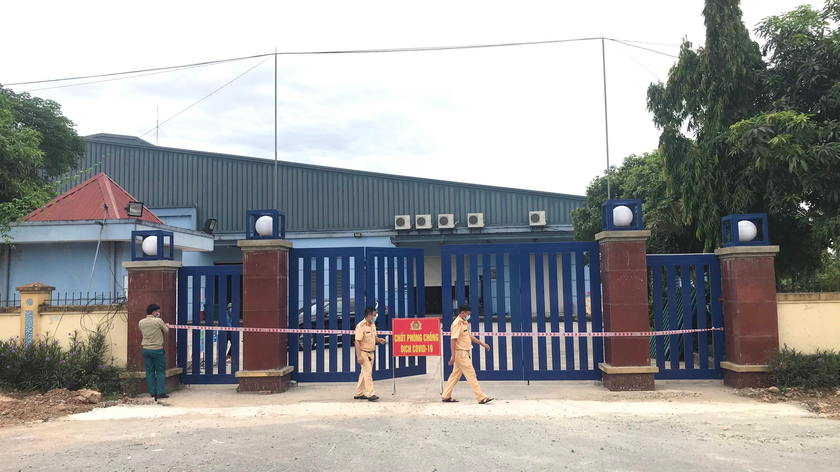 Nhà máy GMP của Công ty CP Dược Hà Tĩnh tại thôn Đông Vịnh (xã Cẩm Vịnh) bị phong tỏa.