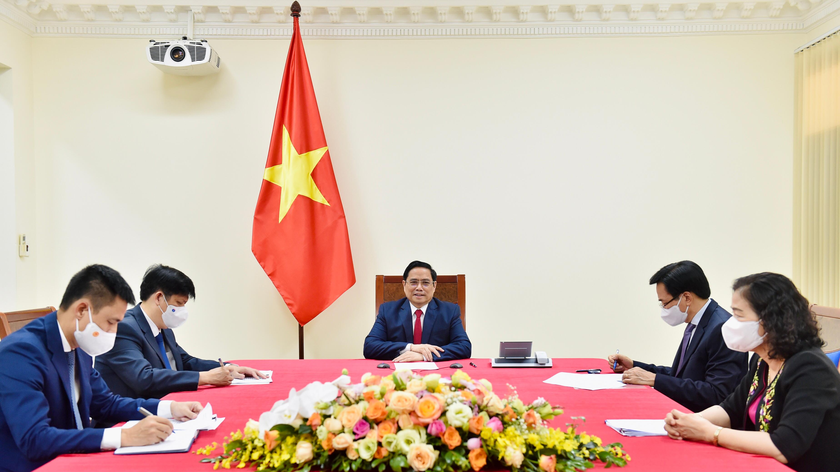 Thủ tướng Chính phủ Phạm Minh Chính đã điện đàm với Tổng Giám đốc WTO. Ảnh: VGP/Nhật Bắc