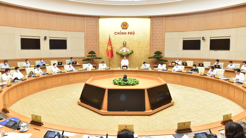 Thủ tướng Phạm Minh Chính chủ trì phiên họp thường kỳ tháng 6/2021 của Chính phủ. Ảnh: VGP/Nhật Bắc