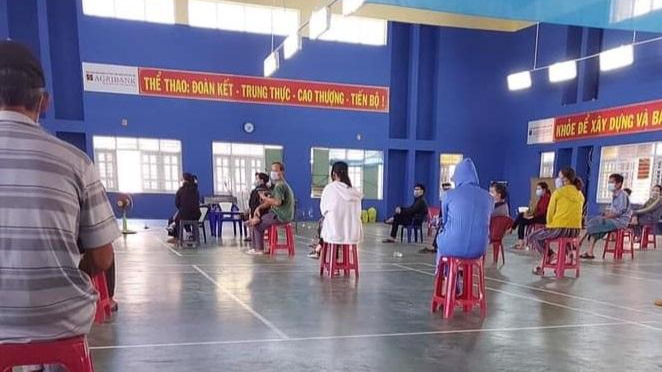Một điểm xét nghiệm nhanh COVID-19 ở thị xã Hoài Nhơn.