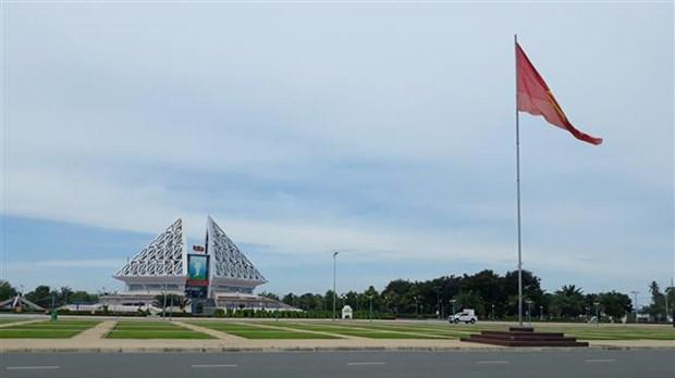 Quảng trường 16 tháng 4, thành phố Phan Rang – Tháp Chàm vắng vẻ trong ngày đầu thực hiện Chỉ thị 16. Ảnh: Nguyễn Thành/TTXVN
