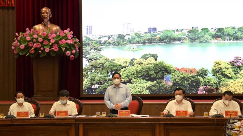 Thủ tướng Phạm Minh Chính làm việc với lãnh đạo TP Hà Nội sáng 19/7/2021.