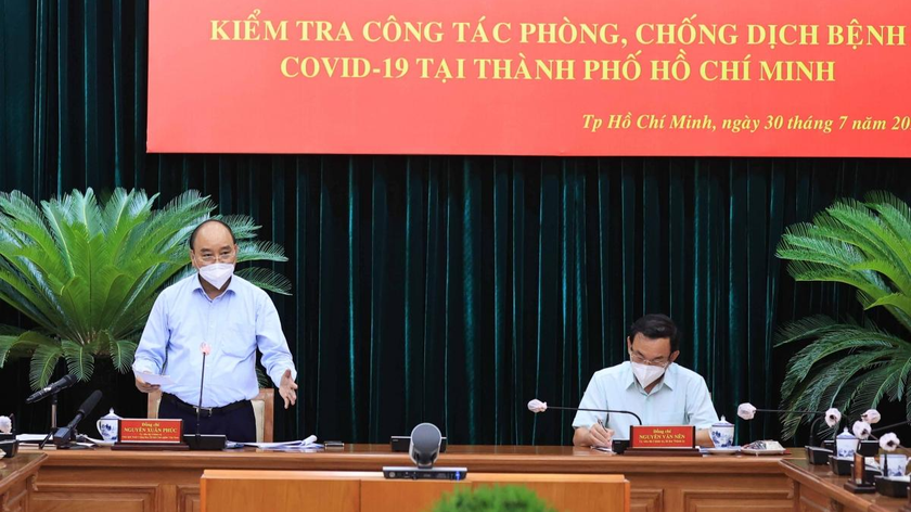 Chủ tịch nước Nguyễn Xuân Phúc làm việc với lãnh đạo chủ chốt TP HCM.