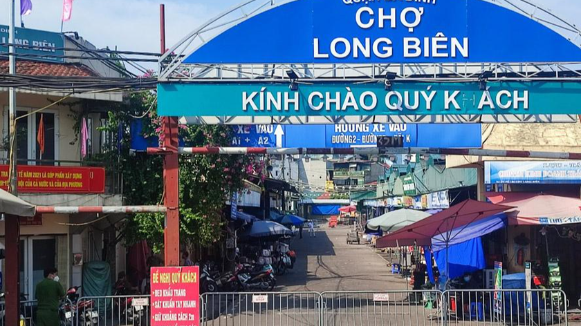 Chợ đầu mối Long Biên (Hà Nội) được phong tỏa từ 13h ngày 3/8/2021 để phòng chống dịch COVID-19.