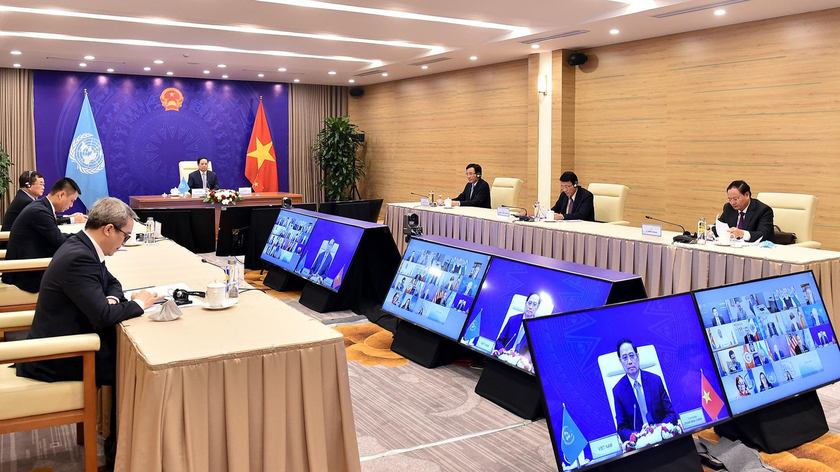Thủ tướng Phạm Minh Chính cùng đoàn đại biểu Việt Nam tham dự phiên Thảo luận mở cấp cao của HĐBQ LHQ tại điểm cầu Hà Nội. Ảnh: VGP/Nhật Bắc