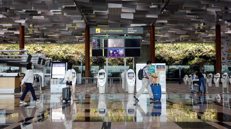 Sân bay Changi (Singapore) trong bối cảnh dịch bệnh COVID-19 lây lan tháng 10/2020. Ảnh: Reuters