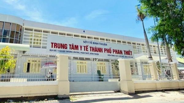 Tạm đình chỉ chức vụ Giám đốc TTYT TP Phan Thiết vì lơ là, thiếu trách nhiệm trong chống dịch