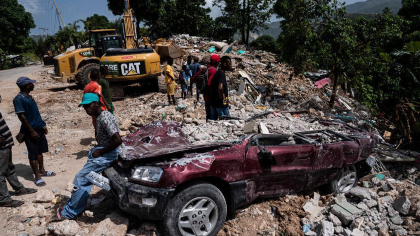 Lực lượng cứu hộ đã đến Marceline gần Les Cayes, Haiti, vào ngày 22/8/2021. Ảnh: Xinhua
