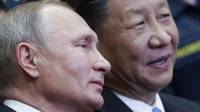 Tổng thống Nga Vladimir Putin và Chủ tịch Trung Quốc Tập Cận Bình đã điện đàm hôm 25/8. Ảnh: AP