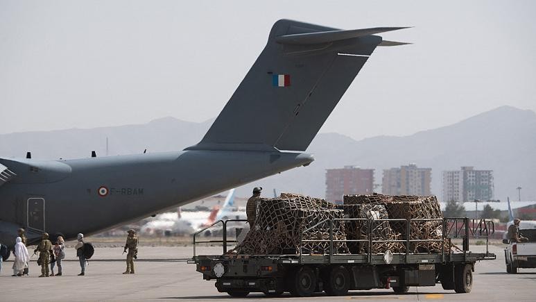 Các quốc gia châu Âu đang tìm cách sơ tán công dân và những người Afghanistan khỏi Kabul. Ảnh: AFP