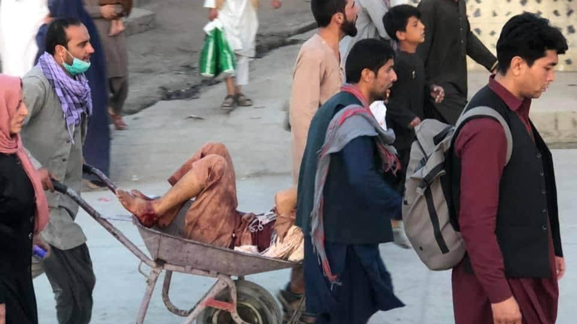 Lầu Năm Góc chưa xác nhận thông tin về thương vong trong vụ nổ bên ngoài sân bay Kabul chiều nay. Ảnh: Khaama