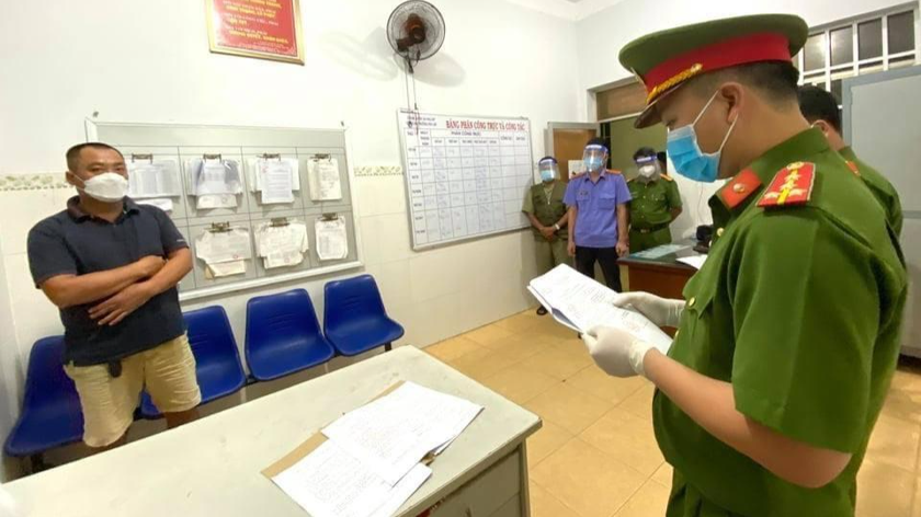 Cơ quan CSĐT tiến hành đọc lệnh bắt tạm giam đối với Trần Quang Minh
