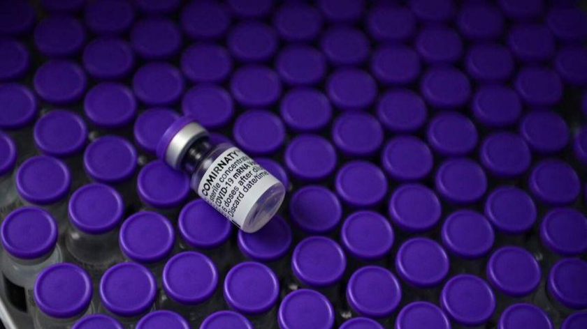 Vaccine Pfizer và BioNTech chiếm khoảng 45% số liều vaccine có thể được phân phối lại. Anhr: AFP