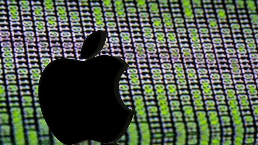 Các thiết bị của Apple có lỗ hổng cho phép NSO Group cấy phần mềm độc hại Pegasus. Ảnh: Reuters