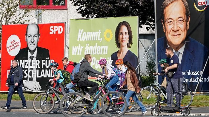 Đại diện 3 đảng chiếm ưu thế trong các cuộc thăm dò trước bầu cử của Đức: SPD (trái), Đảng Xanh (giữa) và CDU (phải) đã kết thúc các chiến dịch của họ trước cuộc bỏ phiếu hôm Chủ nhật. Ảnh: DW