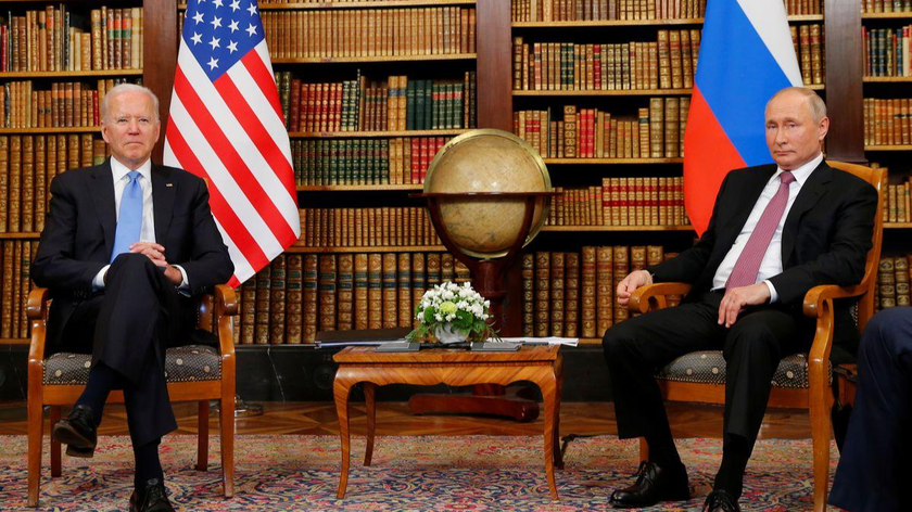 Tổng thống Hoa Kỳ Joe Biden và Tổng thống Nga Vladimir Putin gặp nhau trong cuộc gặp thượng đỉnh Hoa Kỳ-Nga tại Villa La Grange ở Geneva, Thụy Sĩ, ngày 16/6/2021. Ảnh: Reuters