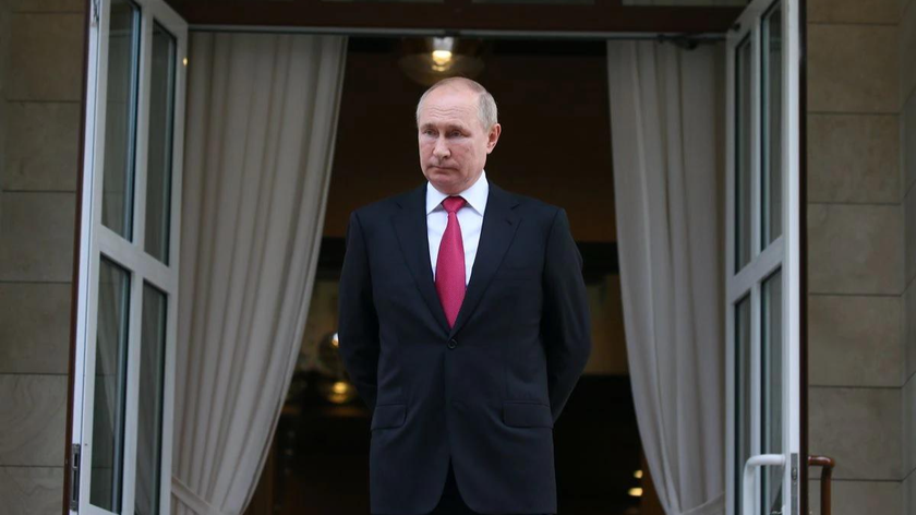 Tổng thống Nga Vladimir Putin được nhìn thấy tại dinh thự ở bang Bocharov Ruchei sau cuộc gặp với Tổng thống Thổ Nhĩ Kỳ Tayyip Erdogan ở Sochi, Nga ngày 29/9/2021. Ảnh: Sputnik qua Reuters