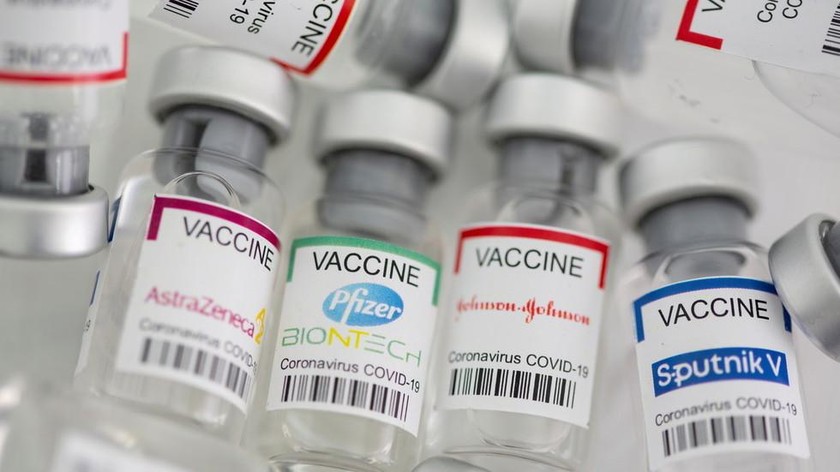 Các loại vaccine phòng COVID-19 đang được sử dụng hiện nay. Ảnh: Reuters