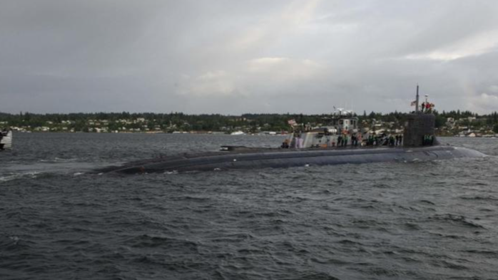 Tàu ngầm tấn công nhanh lớp Seawolf USS Connecticut (SSN 22) rời Căn cứ Hải quân Kitsap-Bremerton để triển khai ở Bremerton, Washington (Mỹ) vào ngày 27/5/2021. Ảnh: AFP (ảnh do Hải quân Hoa Kỳ công bố)