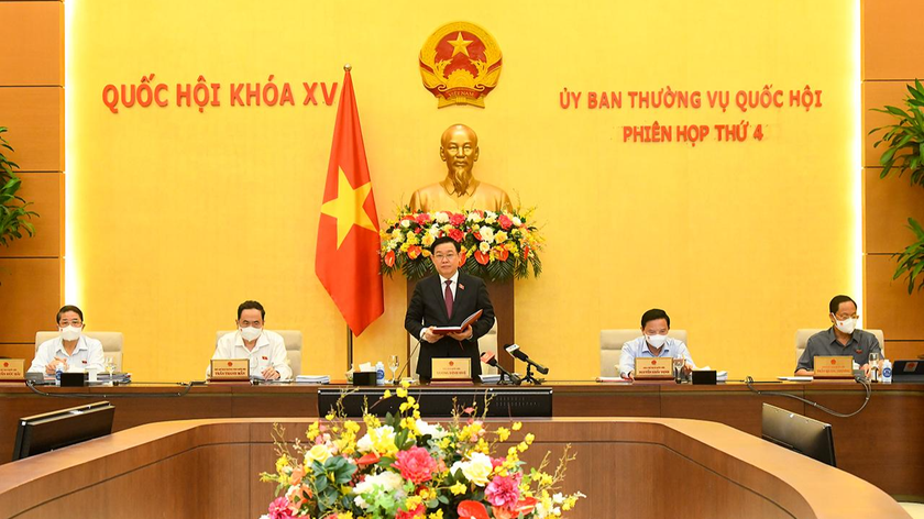Chủ tịch Quốc hội Vương Đình Huệ phát biểu khai mạc Phiên họp thứ tư của UBTVQH. 