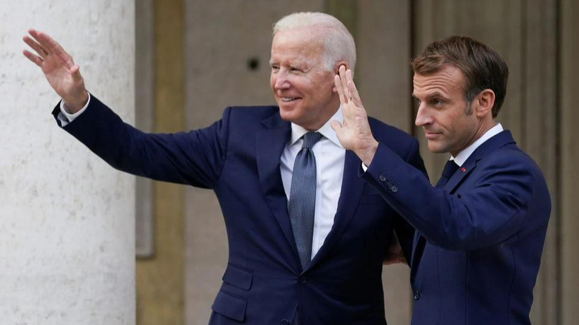 Tổng thống Hoa Kỳ Joe Biden gặp Tổng thống Pháp Emmanuel Macron trước hội nghị thượng đỉnh G20 ở Rome ngày 29/10/2021. Ảnh: Reuters