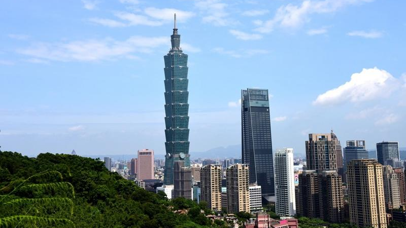 Tòa nhà chọc trời Đài Bắc 101 ở Đài Bắc, phía đông nam Đài Loan của Trung Quốc nhìn từ núi Xiangshan. Ảnh: Tân Hoa xã (chụp ngày 21/7/2019)