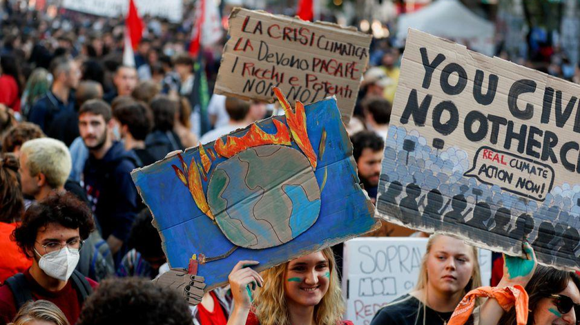 Người biểu tình phản đối trong thời gian Hội nghị thượng đỉnh G20 diễn ra ở Rome, Ảnh: Reuters (chụp ngày 30/10/2021)