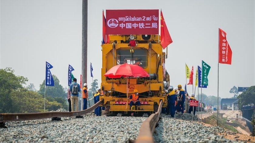 Công nhân trên công trường xây dựng tuyến đường sắt Trung Quốc-Lào ở Viêng Chăn, Lào. Ảnh: Tân Hoa xã (chụp ngày 27/3/2020)