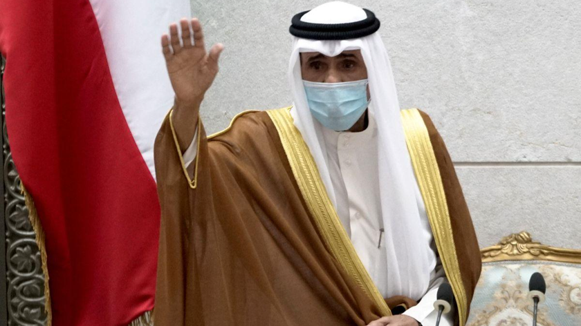 Tiểu vương Nawaf al-Ahmad al-Sabah của Kuwait trước khi tuyên thệ nhậm chức tại quốc hội, ở Thành phố Kuwait, Kuwait ngày 30/9/2020. Ảnh: Reuters