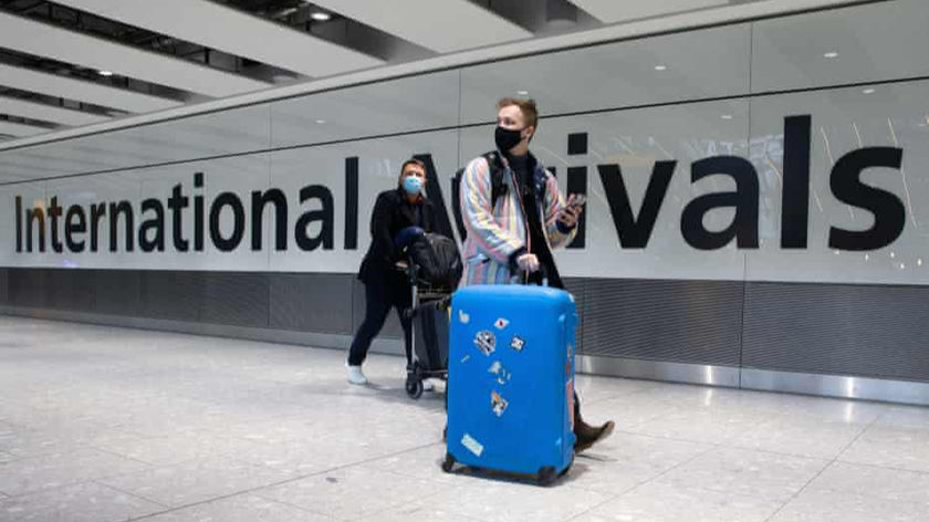 Khoảng 500 đến 700 người đến Vương quốc Anh mỗi ngày từ Nam Phi thông qua các hãng hàng không British Airways và Virgin Airlines. Ảnh: Alamy/The Guardian