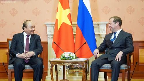 Chủ tịch nước Nguyễn Xuân Phúc và Phó Chủ tịch Hội đồng An ninh Nga Dmitry Medvedev (khi hai nhà lãnh đạo cùng là Thủ tướng, trong chuyến thăm chính thức LB Nga của Thủ tướng Việt Nam tháng 5/2019). Ảnh: VGP