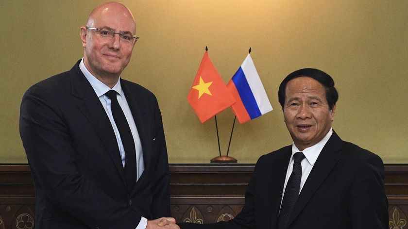 Phó Thủ tướng Lê Văn Thành và Phó Thủ tướng Nga Dmitry Chernyshenko.
