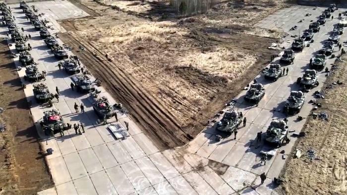 Xe quân sự của Nga trong cuộc tập trận ở Crimea. Ảnh: Bộ Quốc phòng Nga / AP (công bố thánngày 21/4/2021)