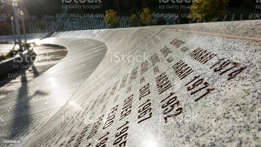 Đài tưởng niệm Diệt chủng Srebrenica, còn được gọi là "Đài tưởng niệm và Nghĩa trang Srebrenica-Potočari cho các nạn nhân của vụ diệt chủng năm 1995", ở Potočari, Bosnia và Herzegovina. Khắc trên đá là tên của hơn 6000 người Hồi giáo Bosnia bị giết bởi người Serbia ở Bosnia tại khu vực Srebrenica vào tháng 7/1995. 
