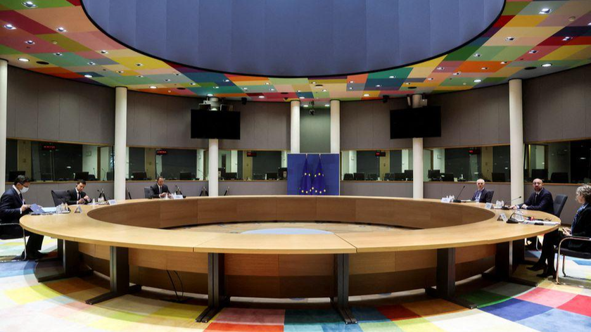 Chủ tịch Hội đồng châu Âu Charles Michel gặp lãnh đạo các "Đối tác phương Đông" gồm Ukraine, Armenia, Azerbaijan, Gruzia, Moldova, trong Hội nghị thượng đỉnh châu Âu tại tòa nhà Hội đồng châu Âu ở Brussels, Bỉ, ngày 15/12/2021. Ảnh: Reuters