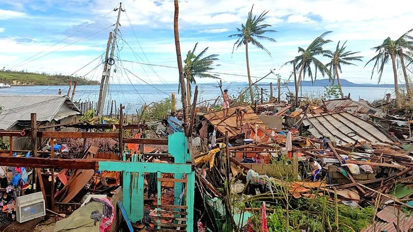 Những gì còn lại của thành phố Surigao ở tỉnh Surigao del Norte, Philippines sau khi Rai đi qua. Ảnh: Reuters (chụp ngày 17/12/2021)