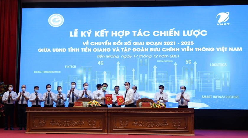 Lễ ký kết hợp tác chiến lược về chuyển đổi số giai đoạn 2021-2025 giữa UBND tỉnh Tiền Giang và Tập đoàn VNPT.