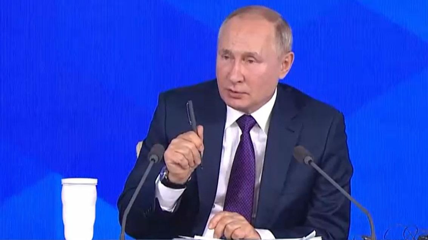 Tổng thống Nga Vladimir Putin trong cuộc họp báo cuối năm 2021. Ảnh: TASS