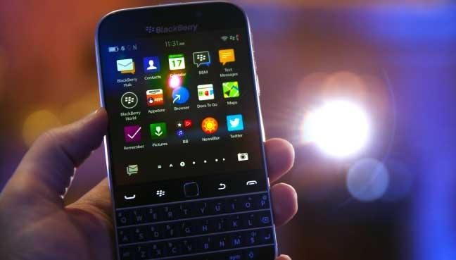 Sức hút của Blackberry giảm dần khi iPhone của Apple Inc và một loạt thiết bị cầm tay Android chiếm lĩnh thị trường. Ảnh: Bloomberg
