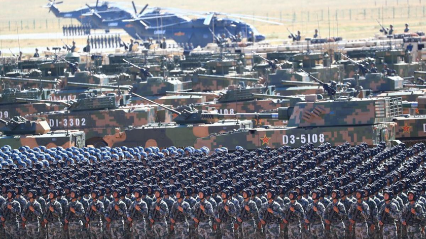 Cuộc duyệt binh kỷ niệm 90 năm Ngày thành lập Quân Giải phóng Nhân dân Trung Quốc (PLA) tại căn cứ huấn luyện Zhurihe ở Khu tự trị Nội Mông, Bắc Trung Quốc, ngày 30/7/2017. Ảnh: Tân Hoa xã